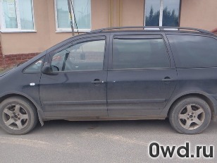 Битый автомобиль Ford Galaxy