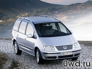 Битый автомобиль Volkswagen Sharan