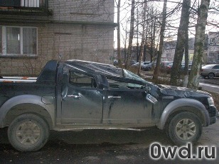 Битый автомобиль Ford Ranger